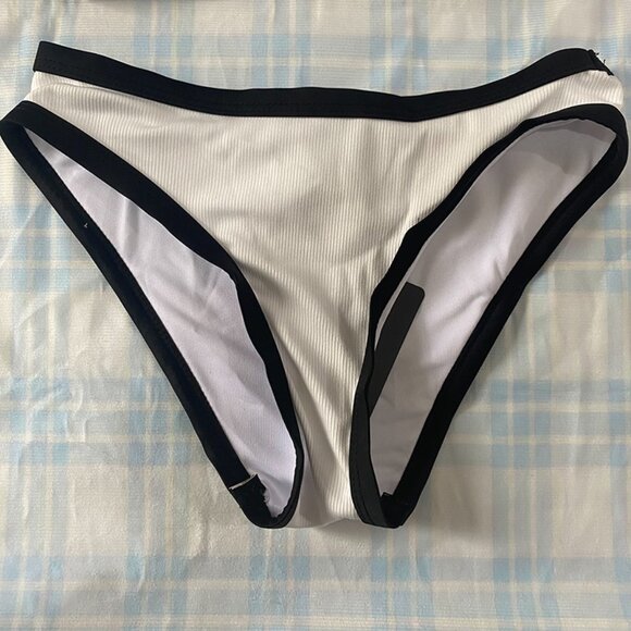 Celine's Classic Black And White Bikini Top Is A Bandeau-Style Halter Top. - Picture 3 of 7